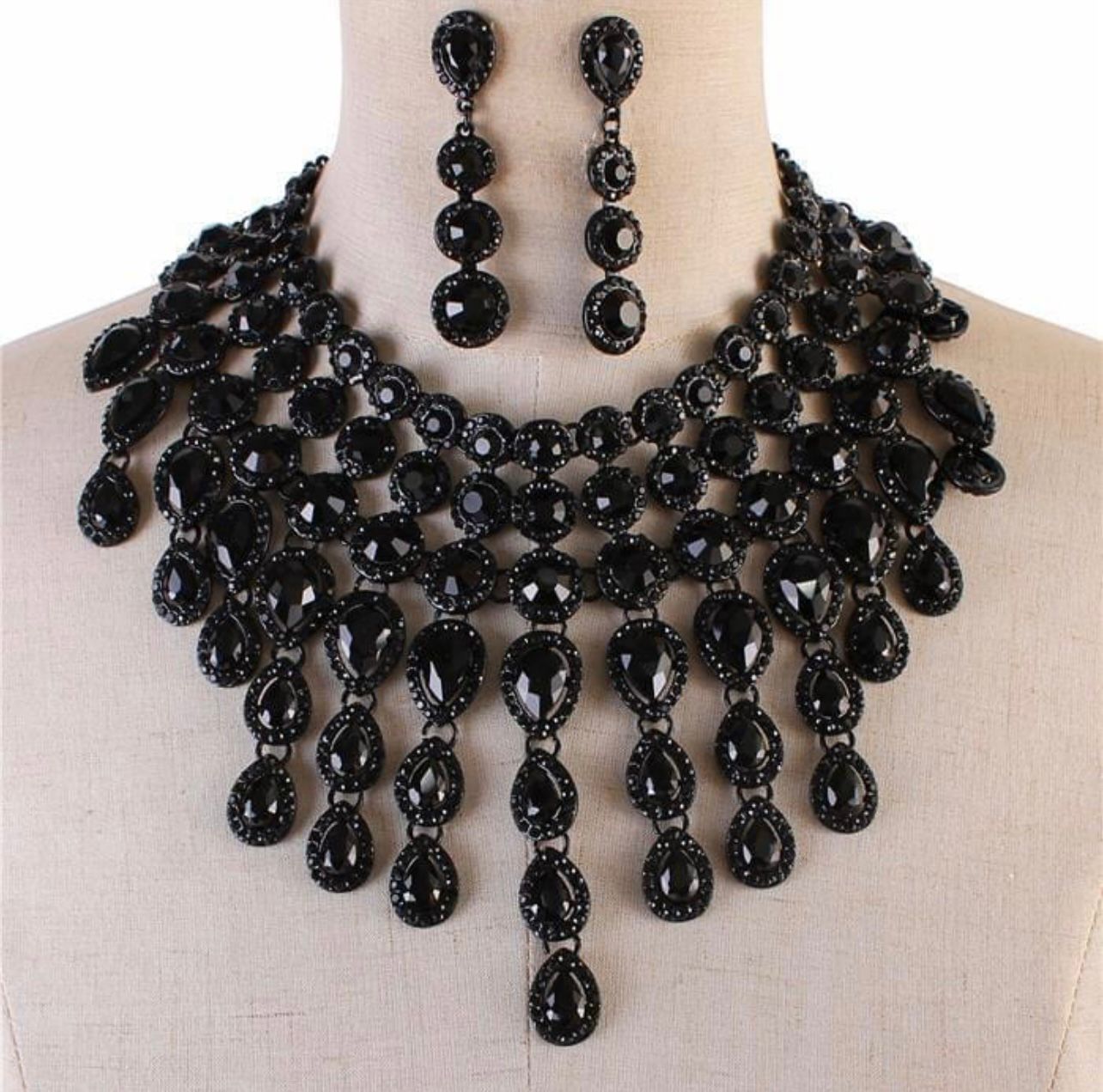 Evening Necklace Set Bib Style Black